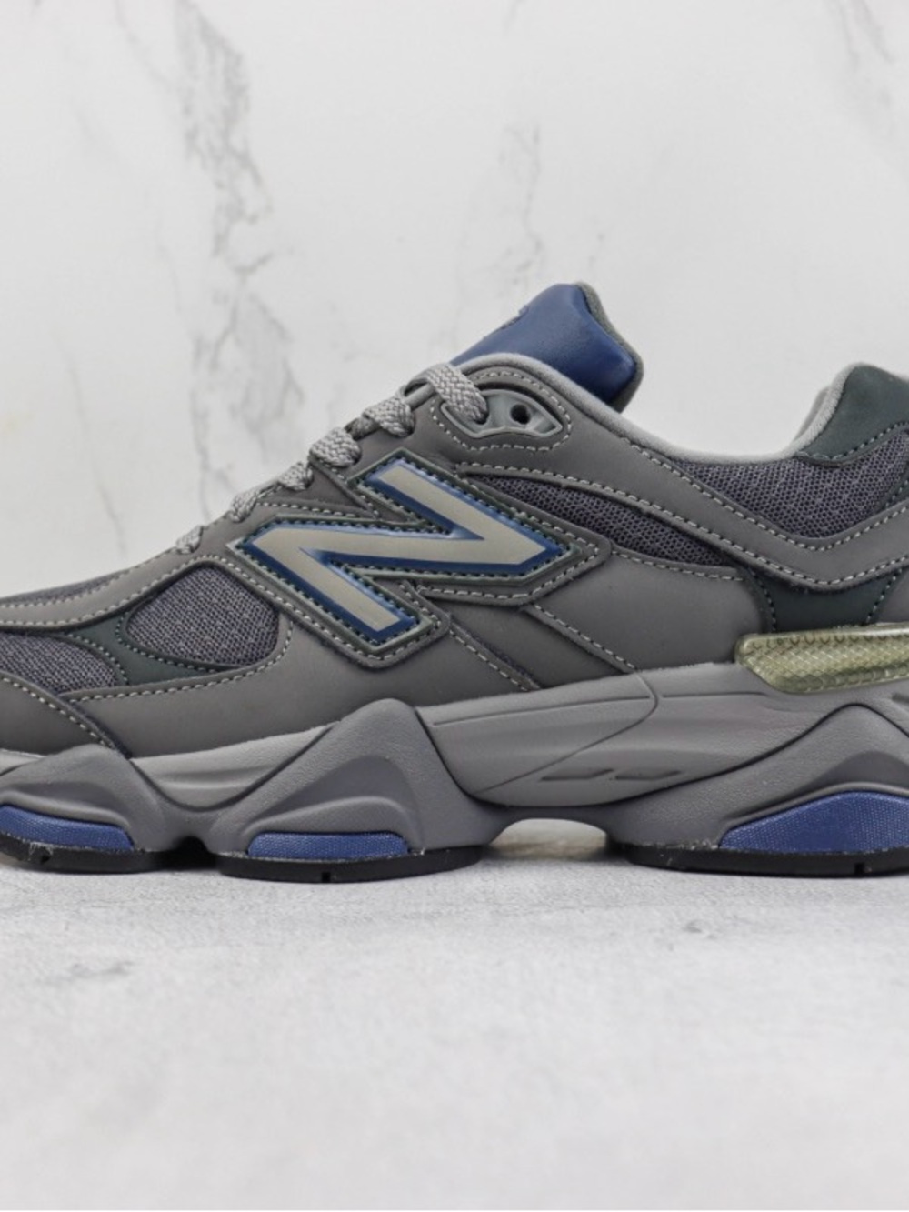 New Balance Men's Gray and Blue Retro Running Sneakers